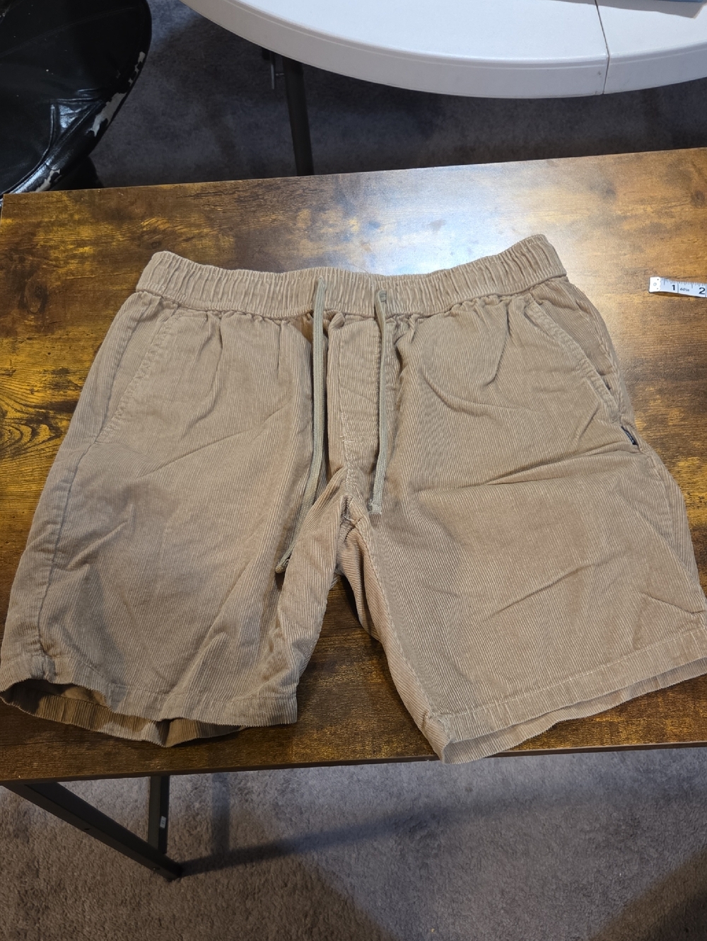 O'Neill Men's Corduroy Drawstring Hybrid Shorts in Tan